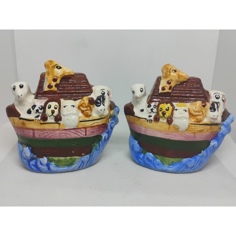 Vintage‎ Noah's Ark Salt & Pepper Shakers 2pc Set W/Stoppers Ceramic Animals